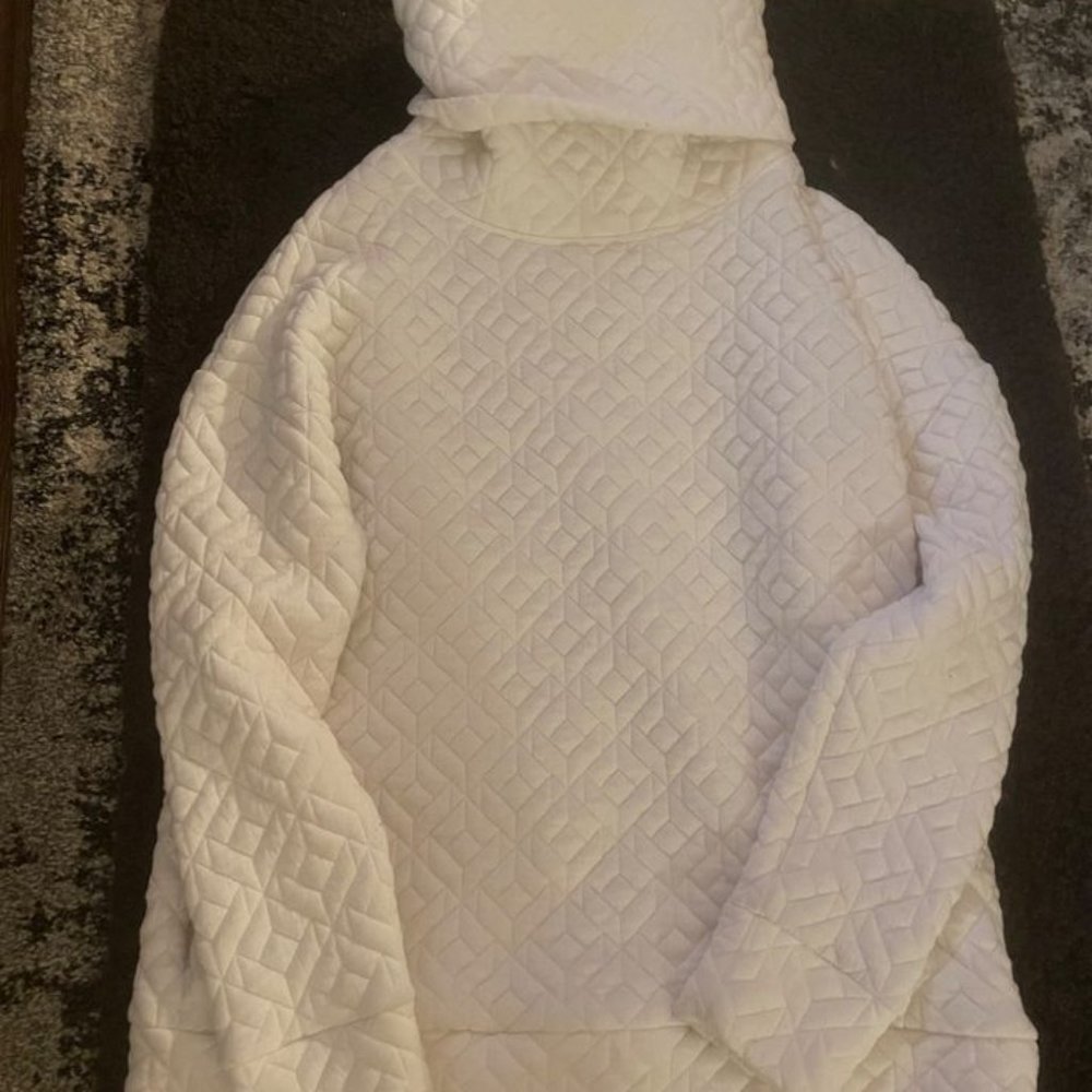 White Gap Turtleneck Sweater